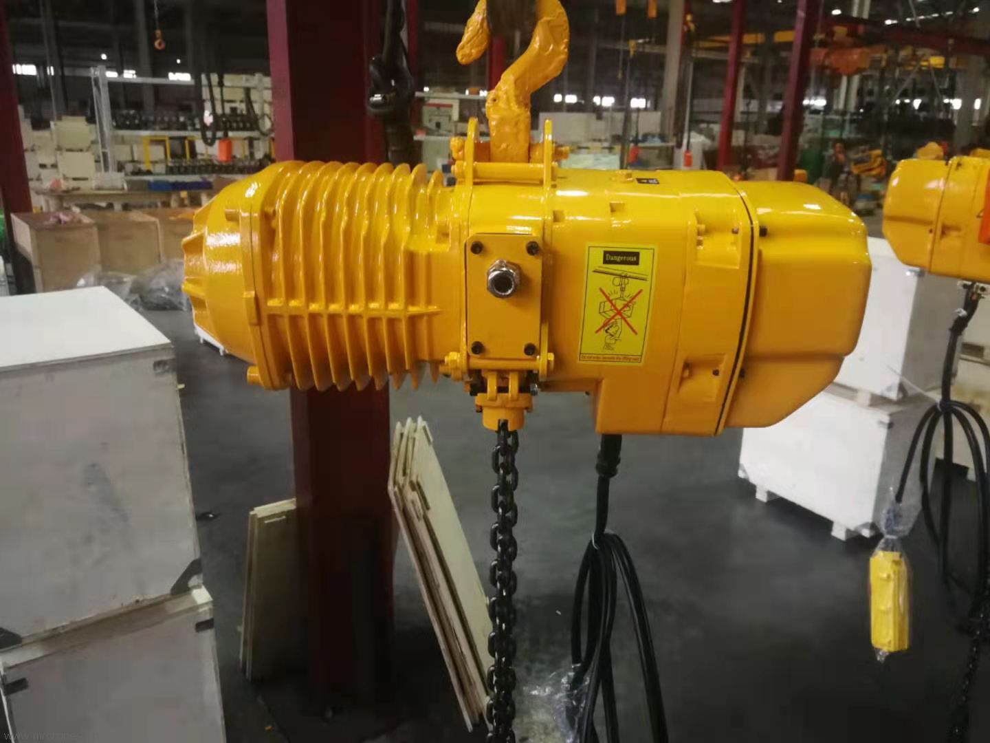 Site photos of 500kg dual speed electric chain hoist4.jpg